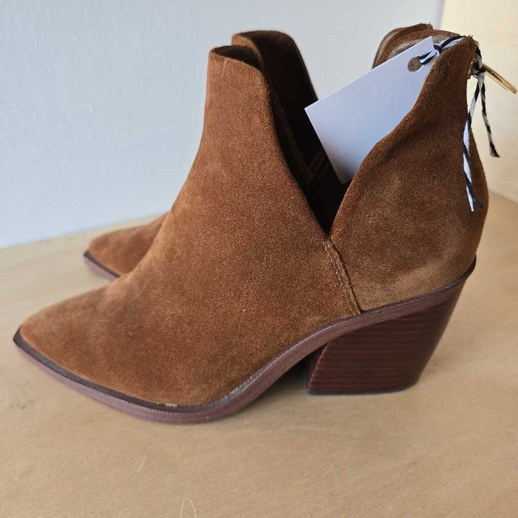 VINCE CAMUTO SZ 7.5