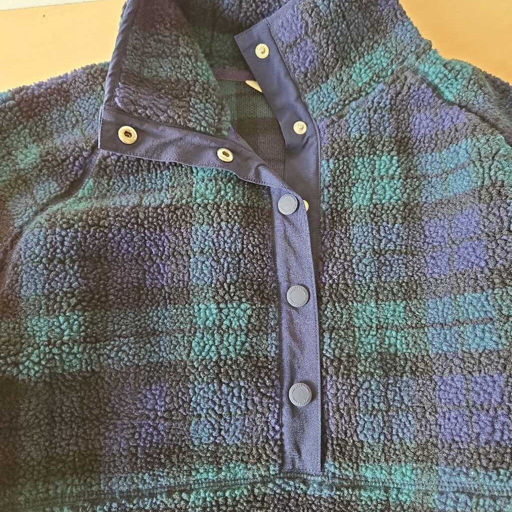 VINEYARD VINES SZ MEDIUM