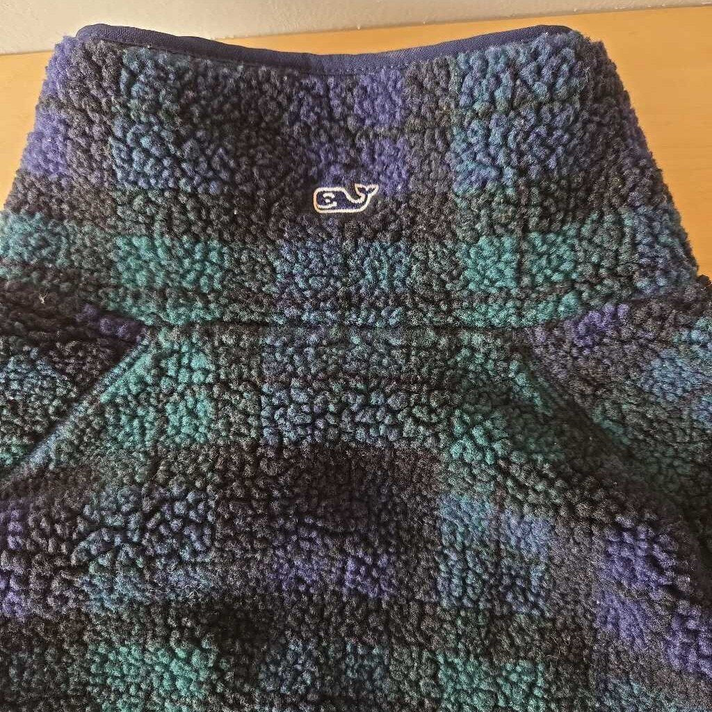 VINEYARD VINES SZ MEDIUM