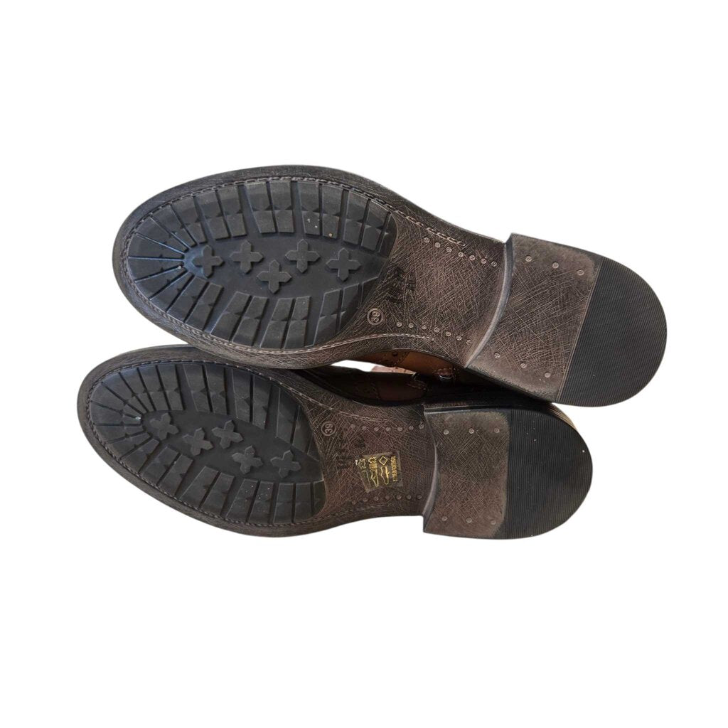 MIZ MOOZ MERRY SZ 39 = 8.5