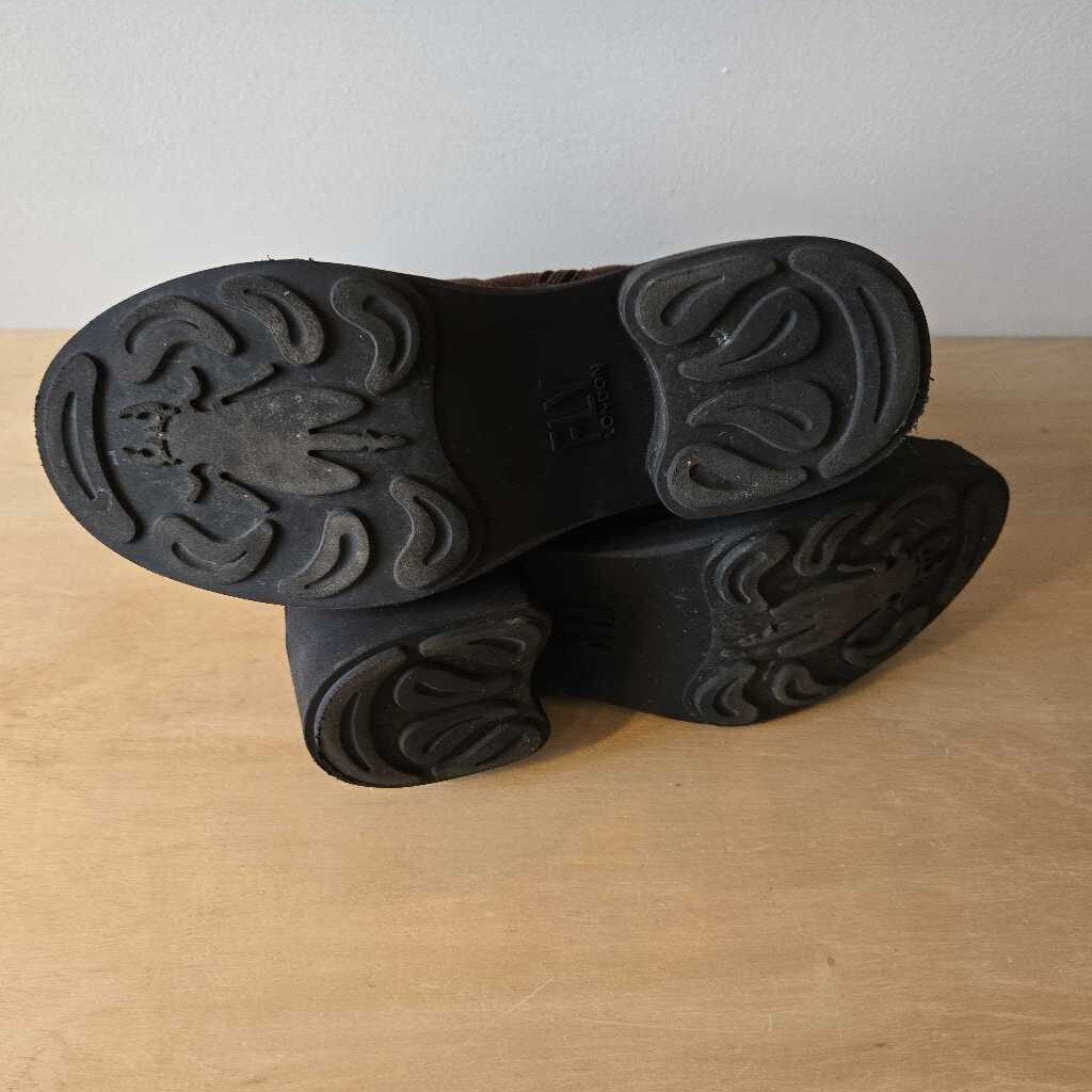 FLY LONDON block heel retail 304.00 SZ 40 = 9/9.5