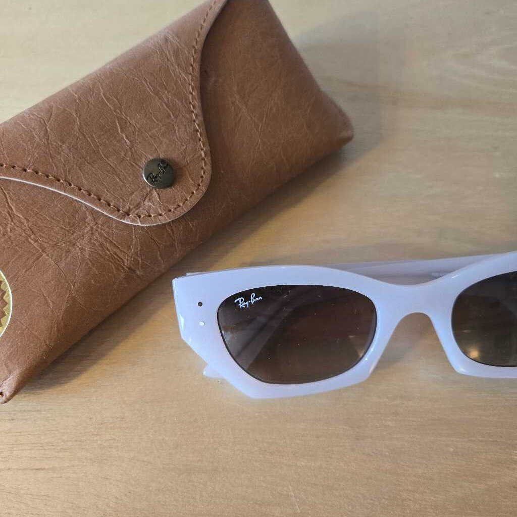 RAYBAN ZENA SNOW WHITE retail 180.00