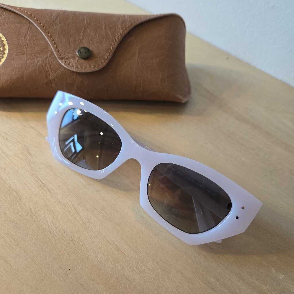 RAYBAN ZENA SNOW WHITE retail 180.00