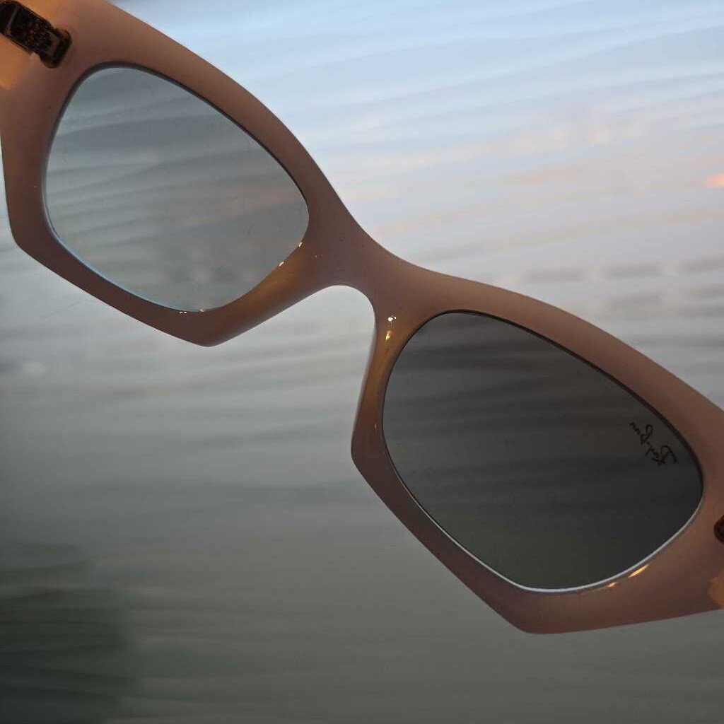 RAYBAN ZENA SNOW WHITE retail 180.00
