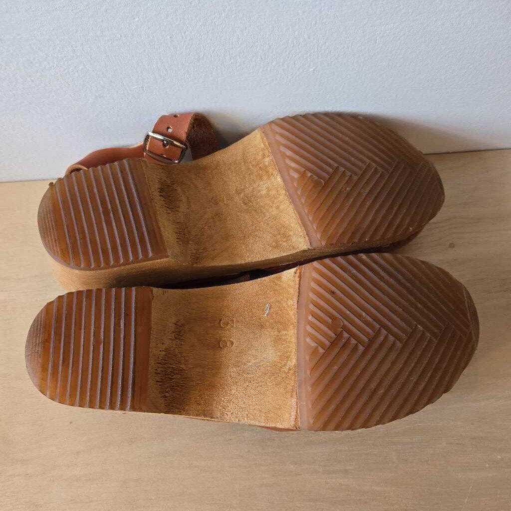 MIA SOFIA CLOG SZ 38 = 7.5/8