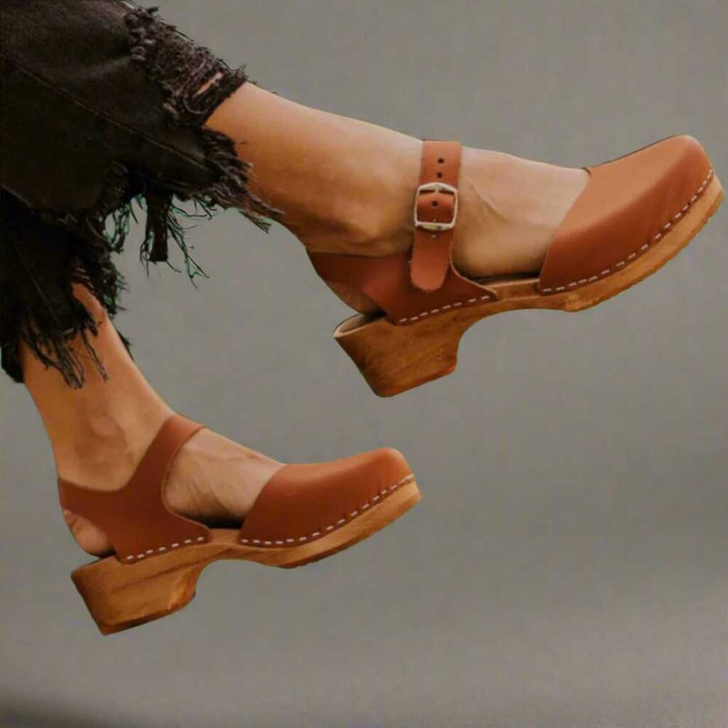 MIA SOFIA CLOG SZ 38 = 7.5/8