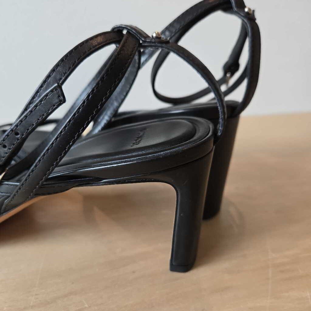 VINCE QIANA SZ 9 retail 268.00