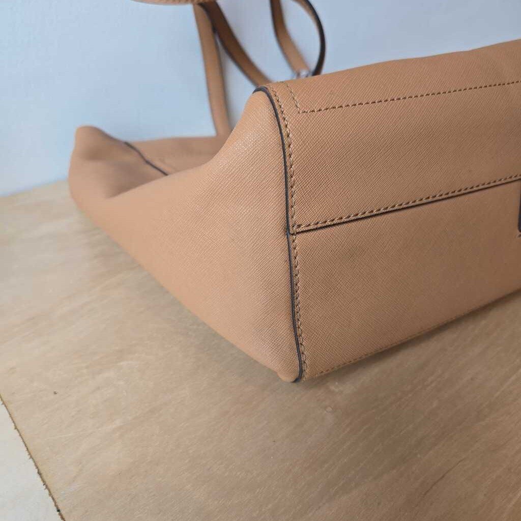 TORY BURCH PARKER TOTE retail 428.00