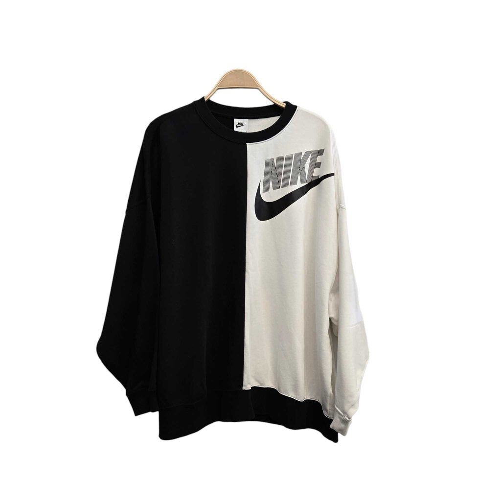 NIKE SZ MEDIUM oversized A
