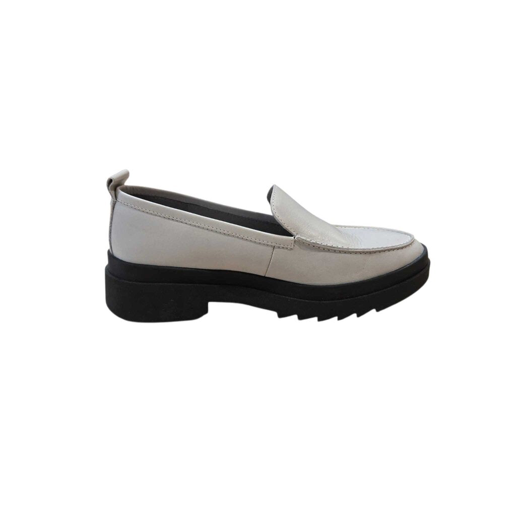 EILEEN FISHER LOAFER SZ 7 retail 220.00