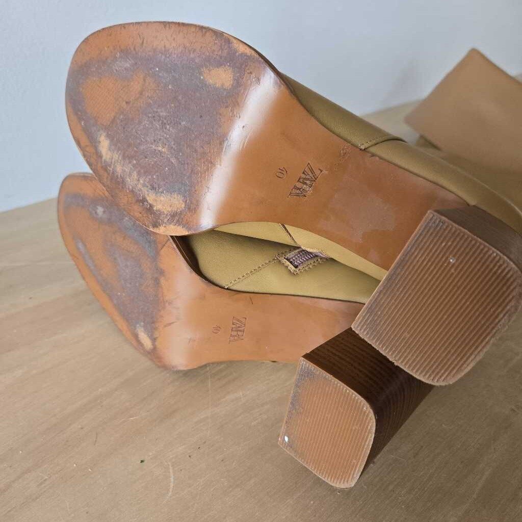 ZARA OVER the KNEE LEATHER SZ 40 = 8.5/9