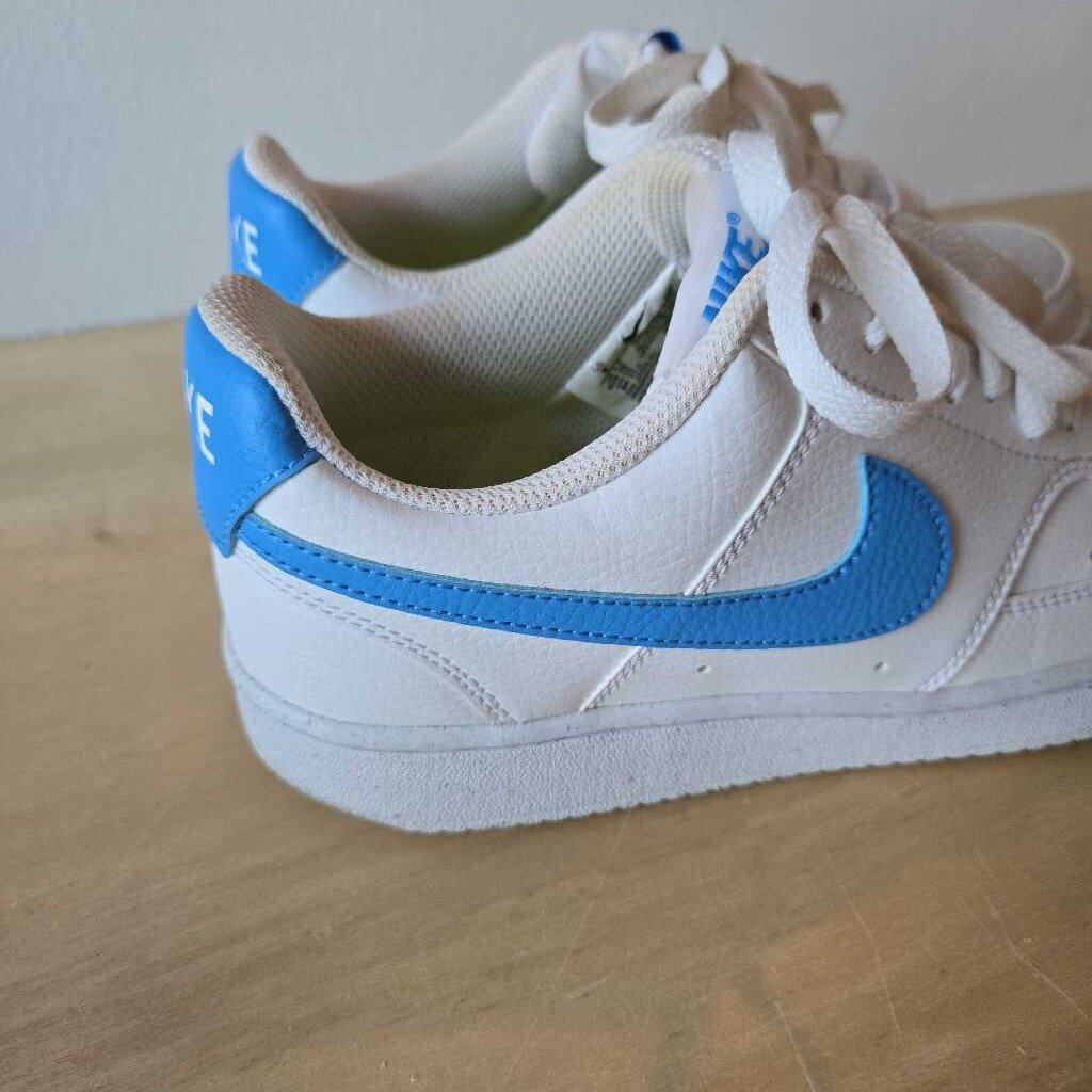 NIKE SZ 8