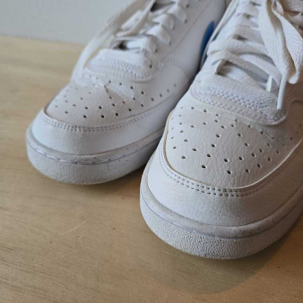 NIKE SZ 8