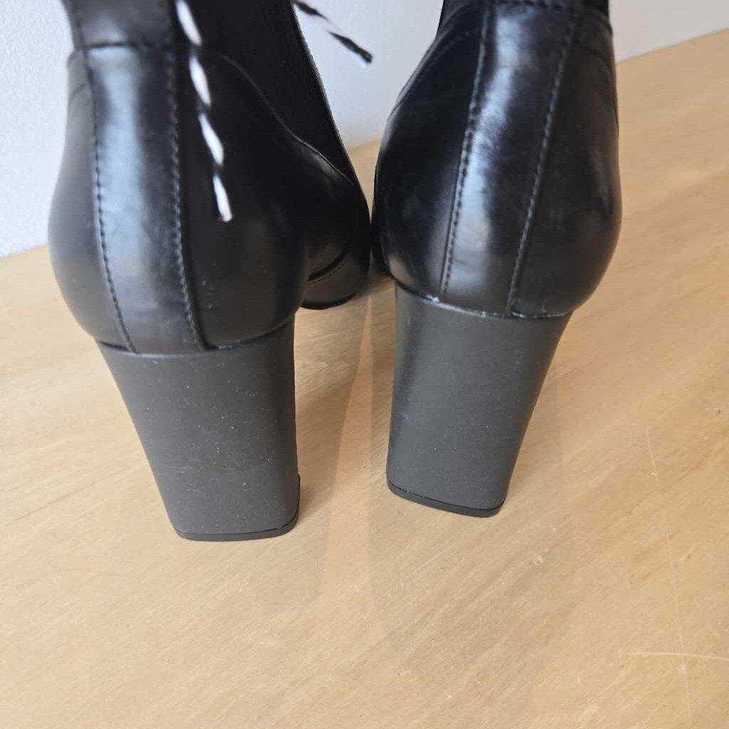 VINCE CAMUTO SZ 7.5 new