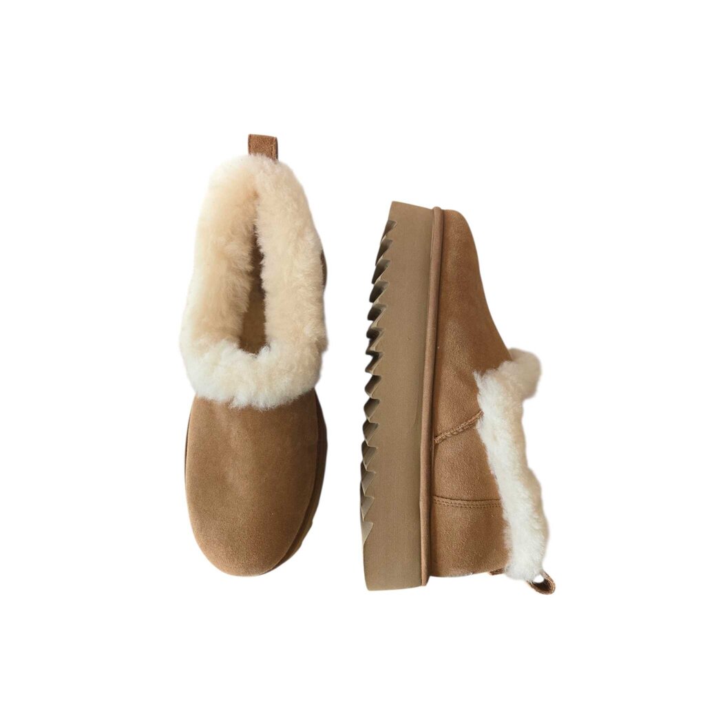 UGG NITA SZ 9 new 120.00