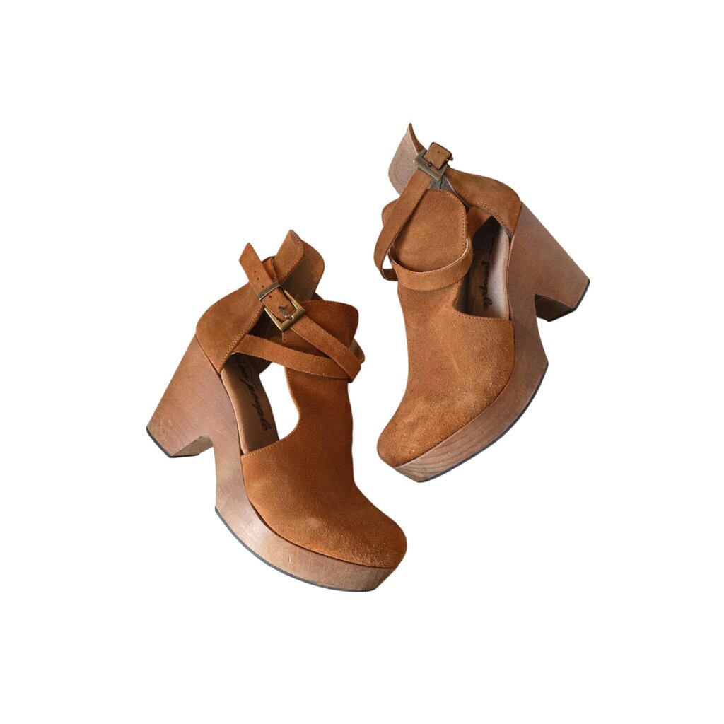 FREE PEOPLE CEDAR CLOG SZ 38 = 7/7.5