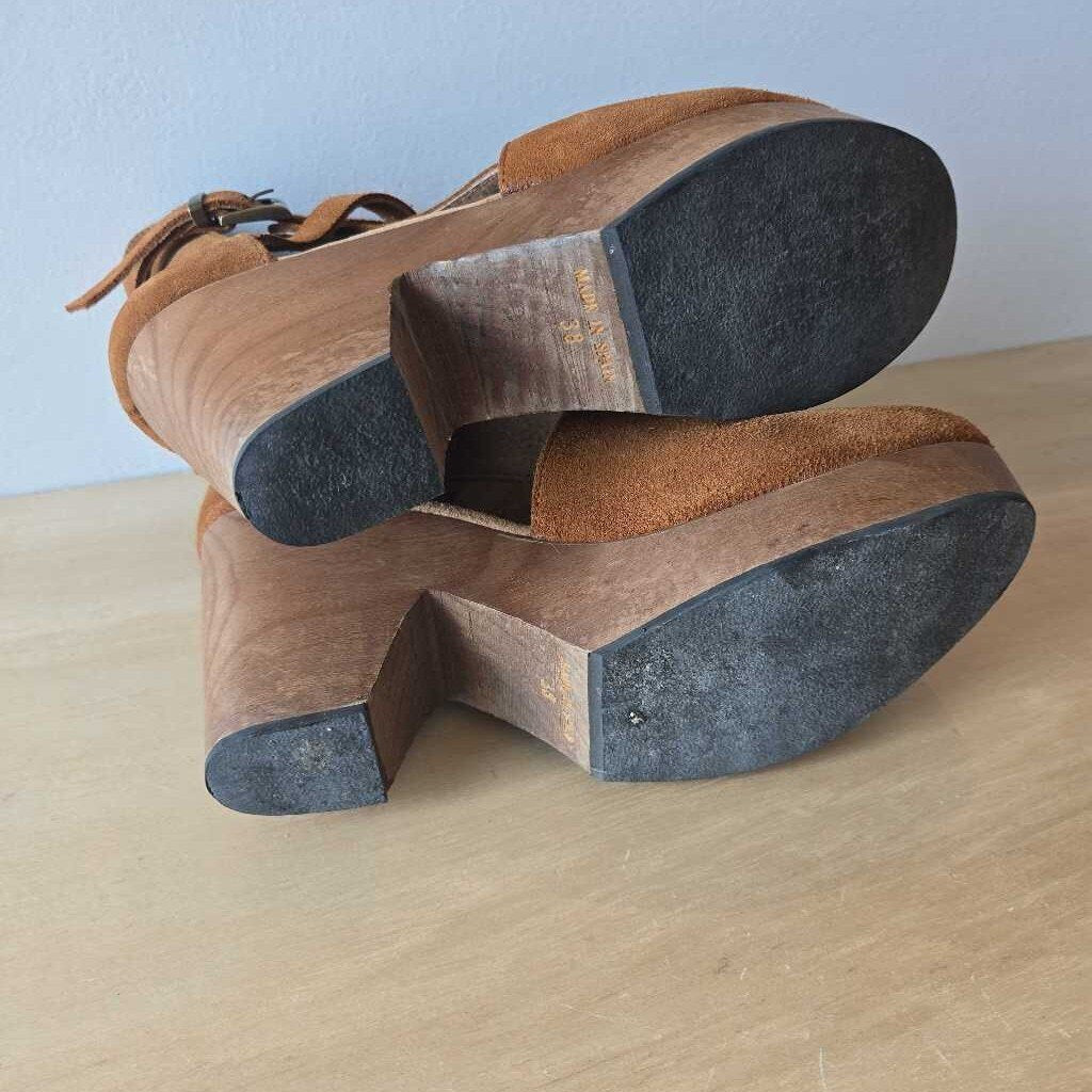 FREE PEOPLE CEDAR CLOG SZ 38 = 7/7.5