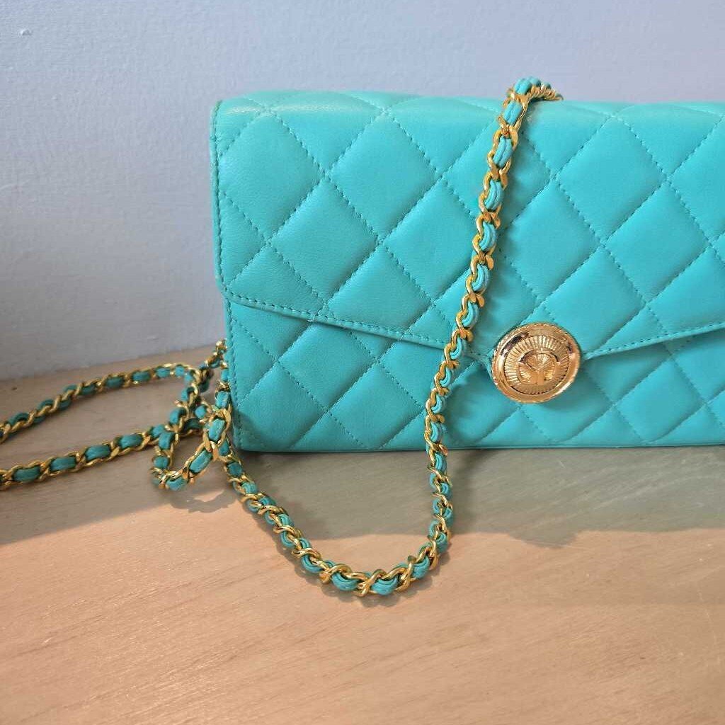 vintage ST. JOHN HANDBAG retail 330.00
