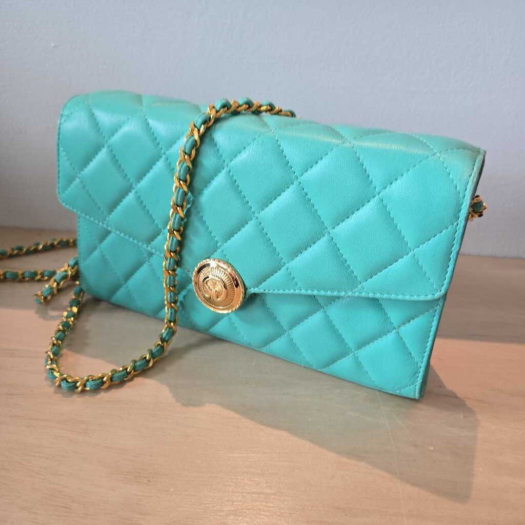 vintage ST. JOHN HANDBAG retail 330.00
