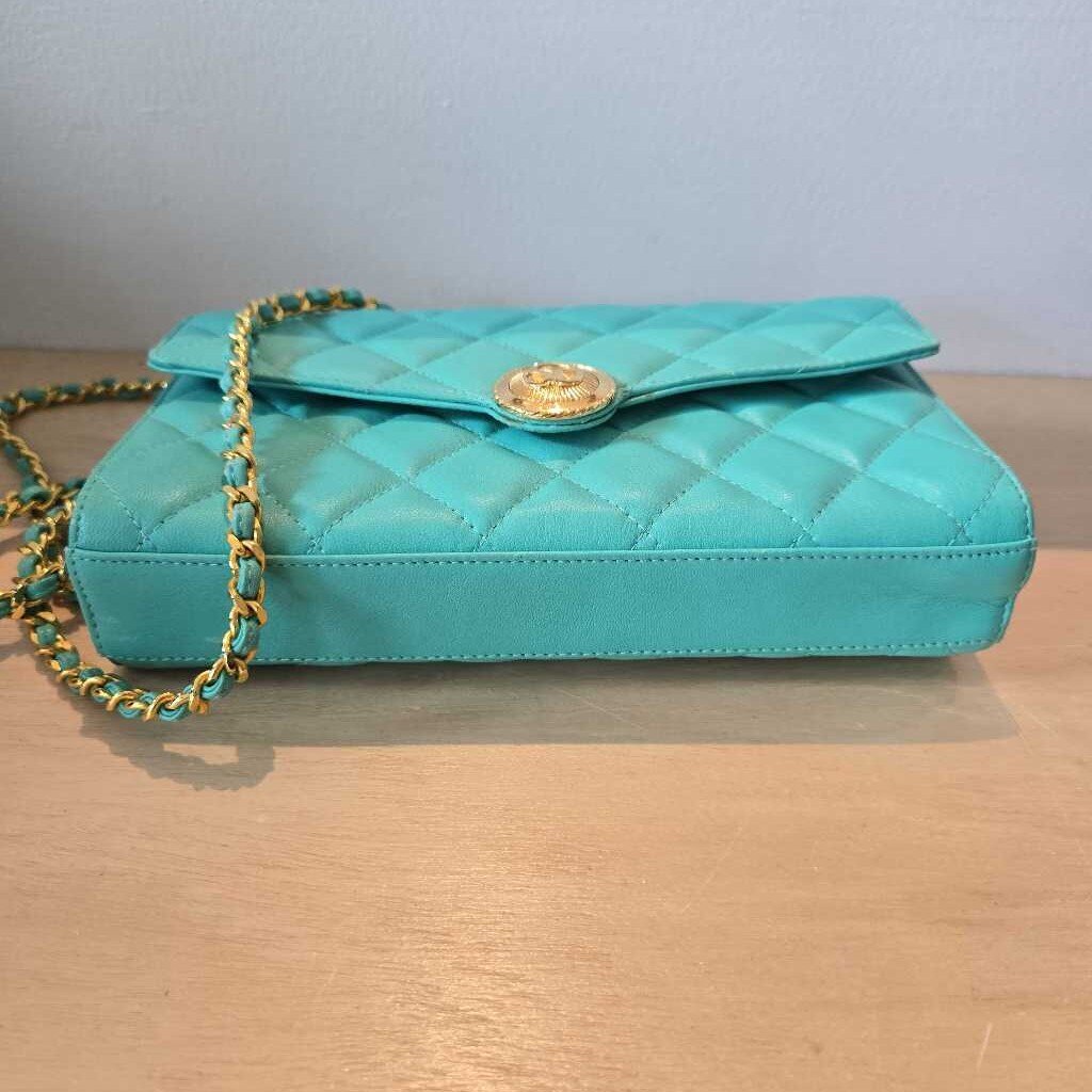 vintage ST. JOHN HANDBAG retail 330.00