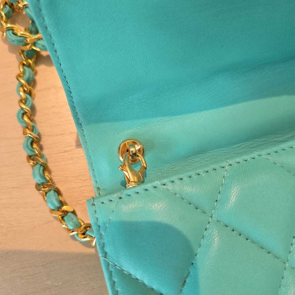 vintage ST. JOHN HANDBAG retail 330.00