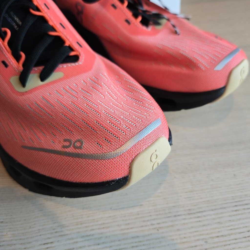 ON CLOUDSPARK SZ 8.5 retail 170.00