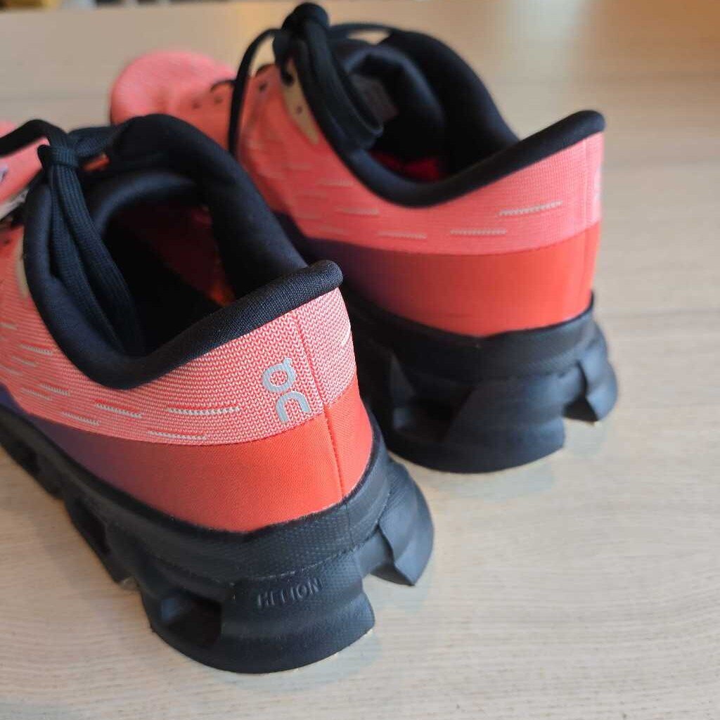 ON CLOUDSPARK SZ 8.5 retail 170.00