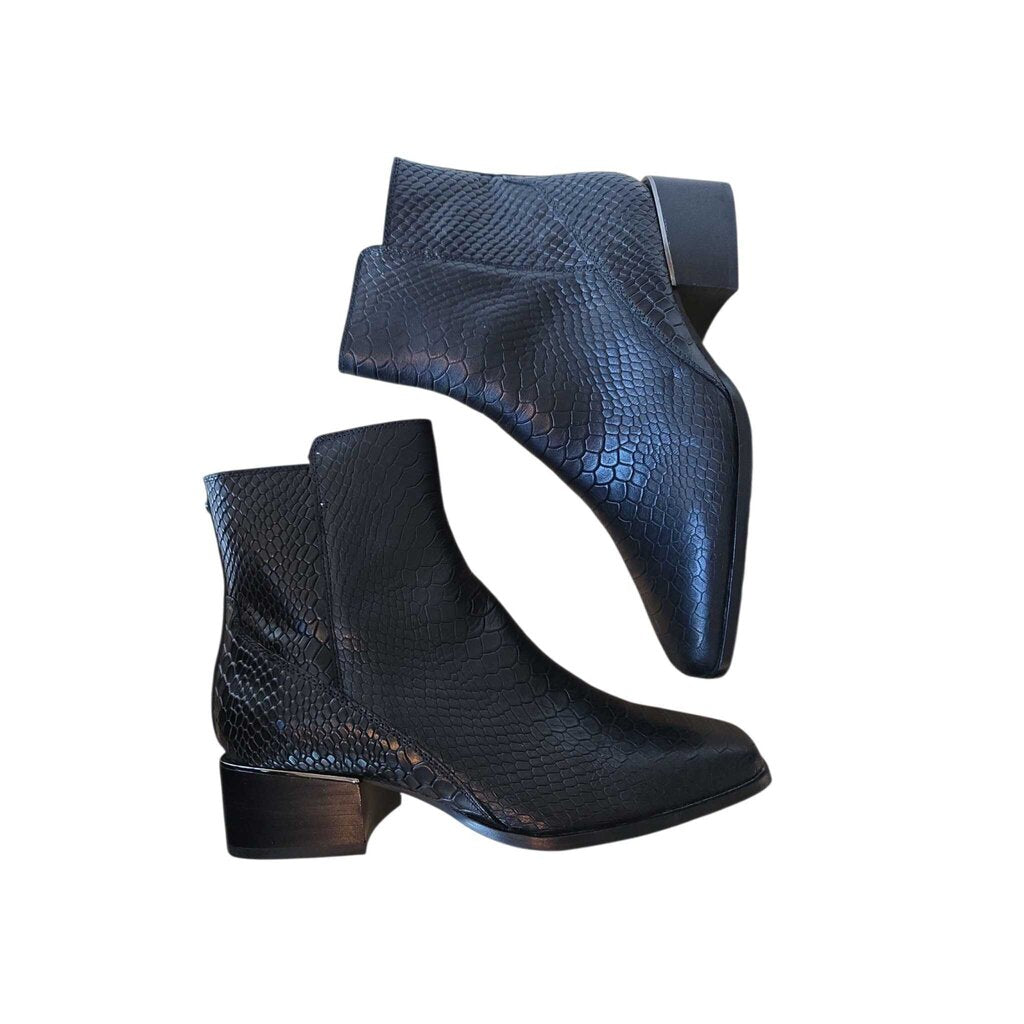 DONALD PLINER AZIA SZ 8.5 retail 288.00