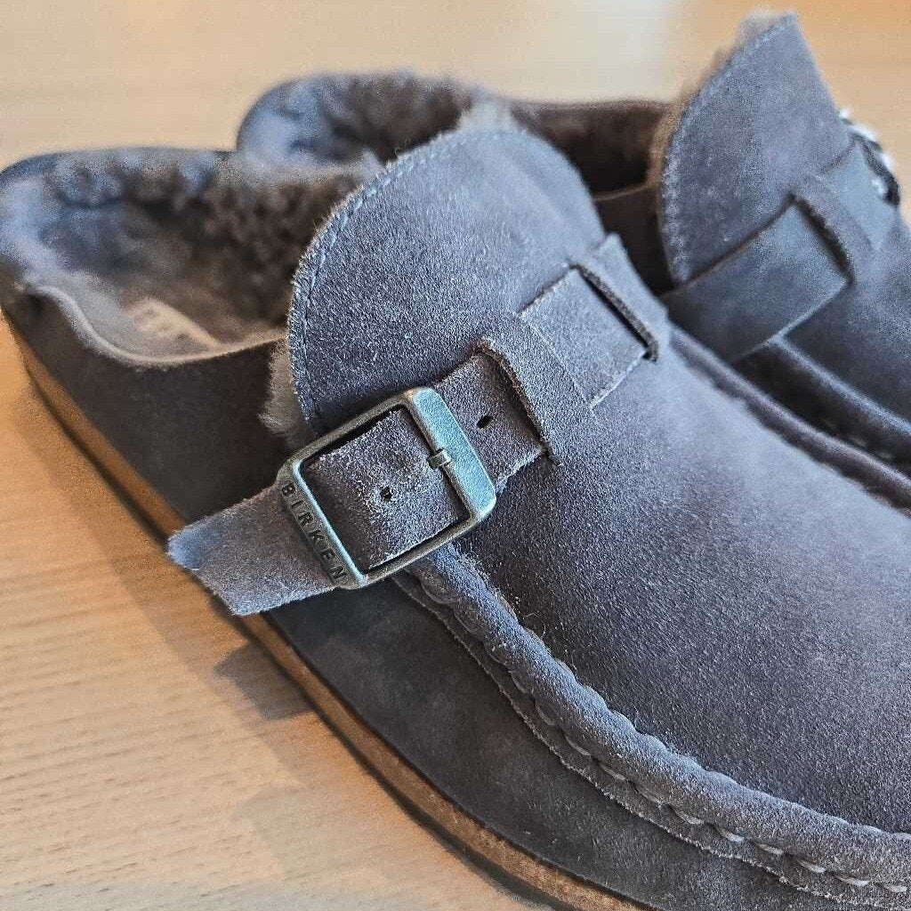 BIRKENSTOCK SZ 8