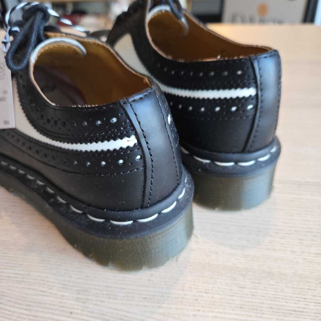 DR. MARTENS SZ 6