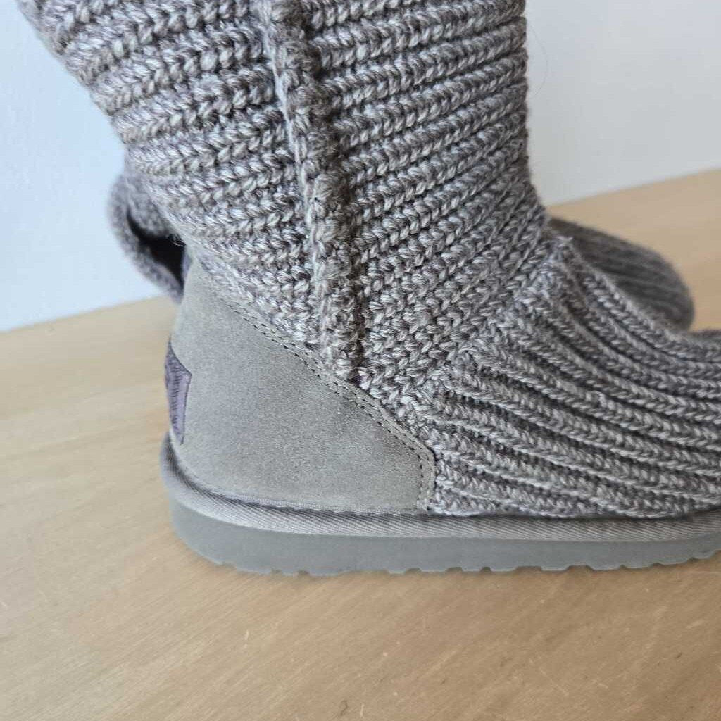 UGG BUTTON BAILEY size 5 youth = SZ 6.5
