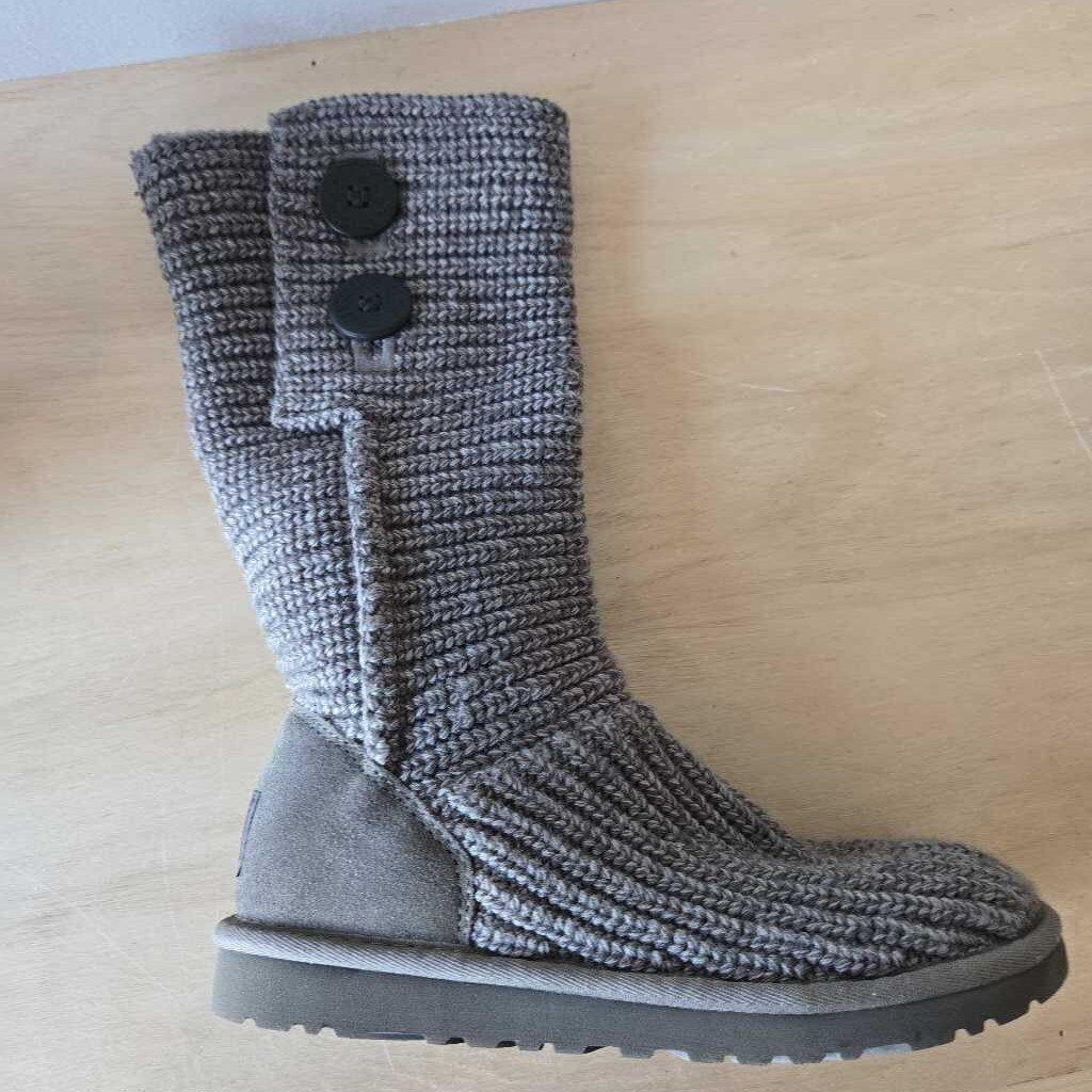 UGG BUTTON BAILEY size 5 youth = SZ 6.5
