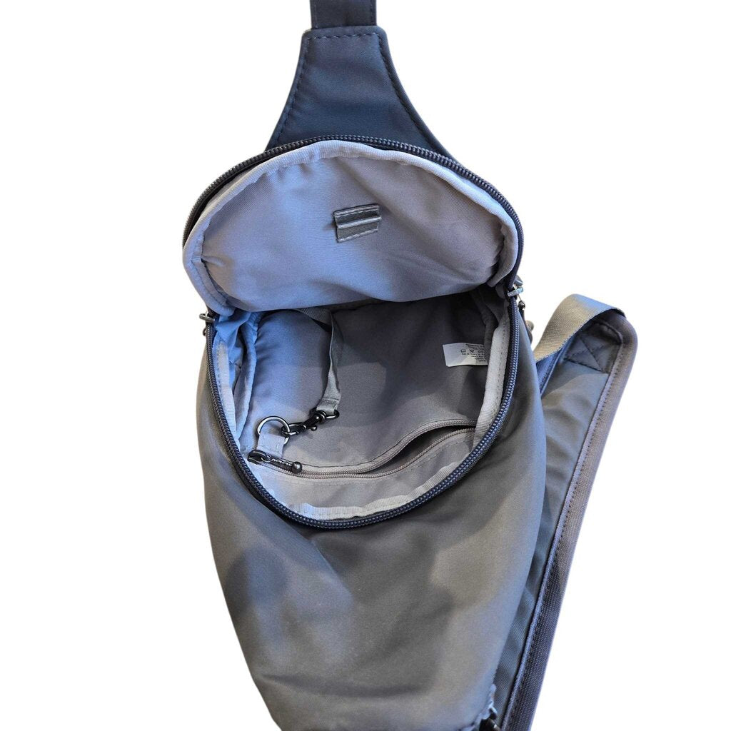 BAGGALINI SLING BAG