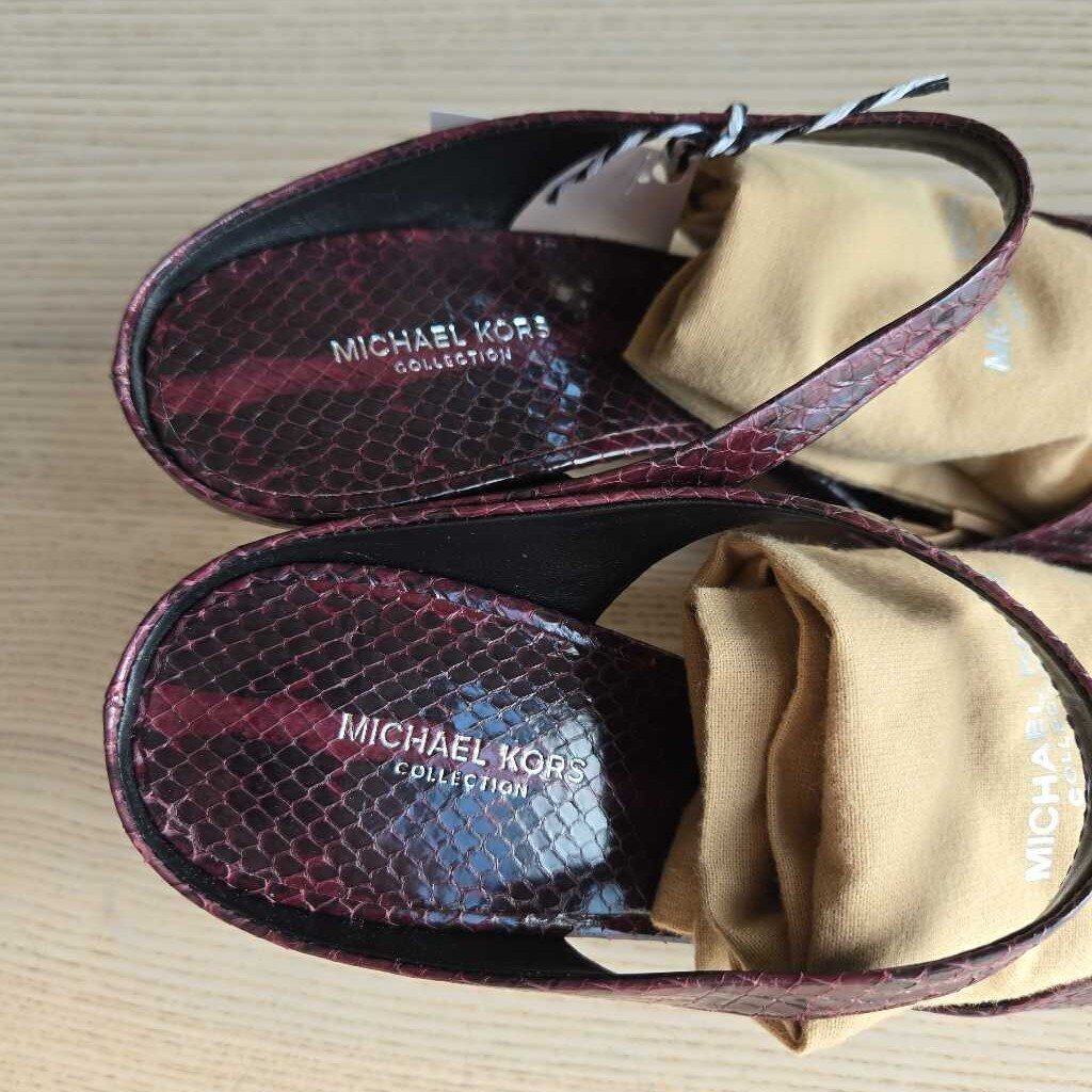 KORS COLLECTION new 260.00 SZ 9.5