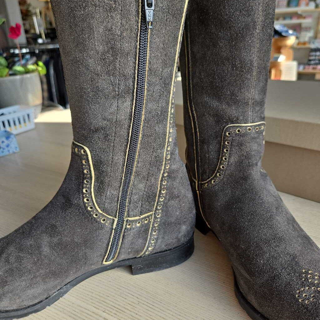 DIRNDL + BUA ANTIKBOCK retail 898.00 SZ 10