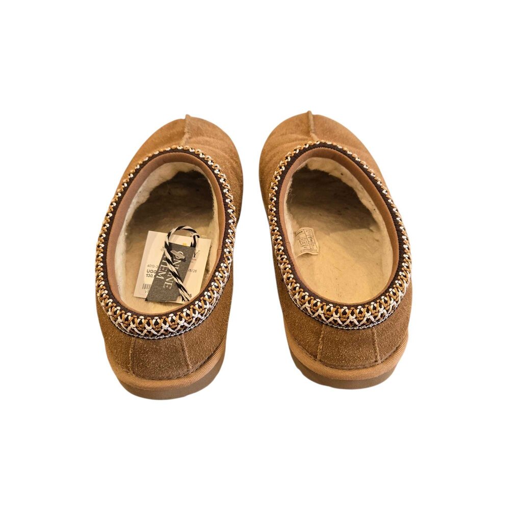 UGG SZ 6 retail 130.00