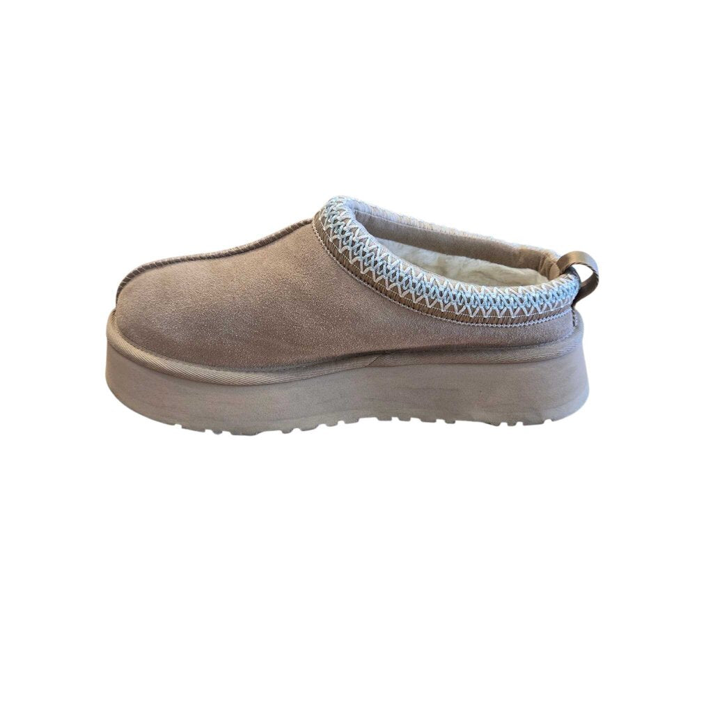UGG SZ 8