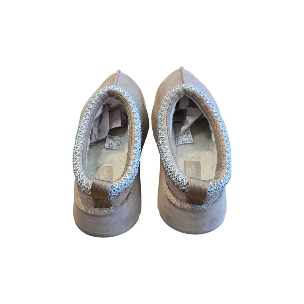 UGG SZ 8