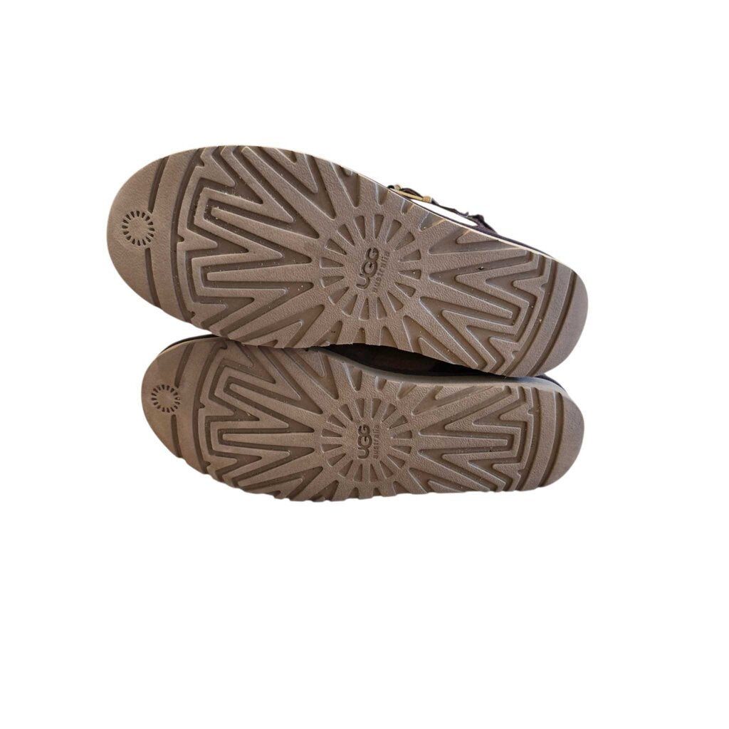 UGG SZ 10