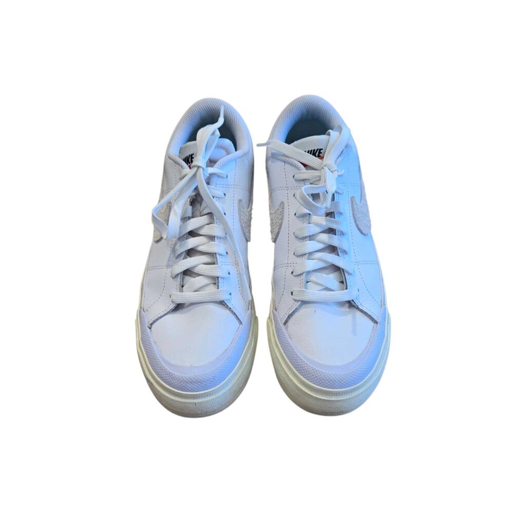NIKE SZ 8.5