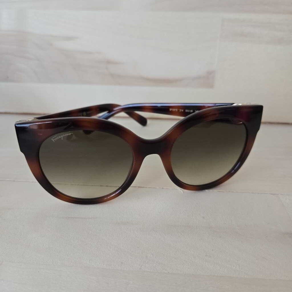 FERRAGAMO SF1031S sunglasses
