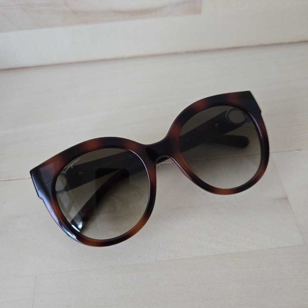 FERRAGAMO SF1031S sunglasses