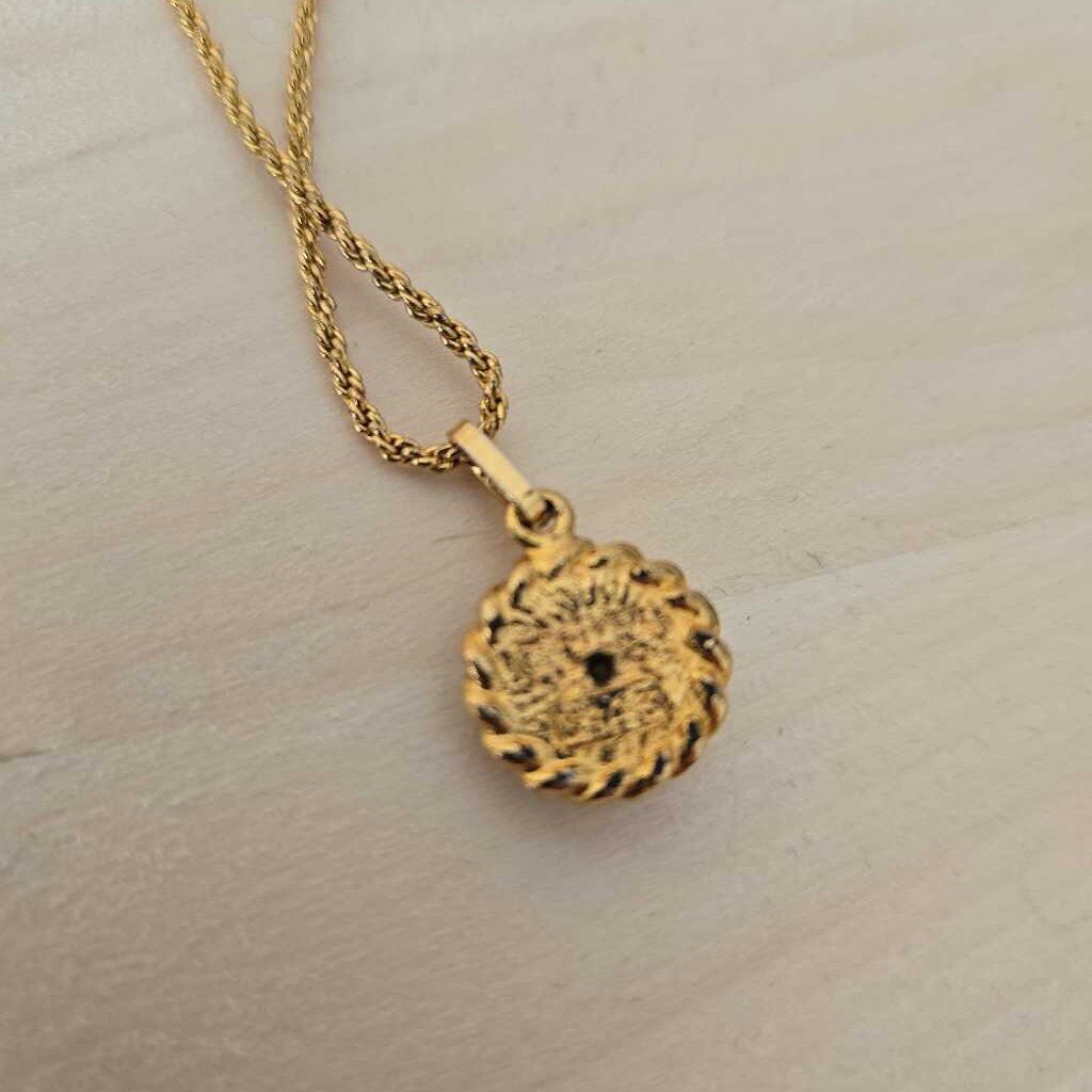 vintage CHANEL NECKLACE