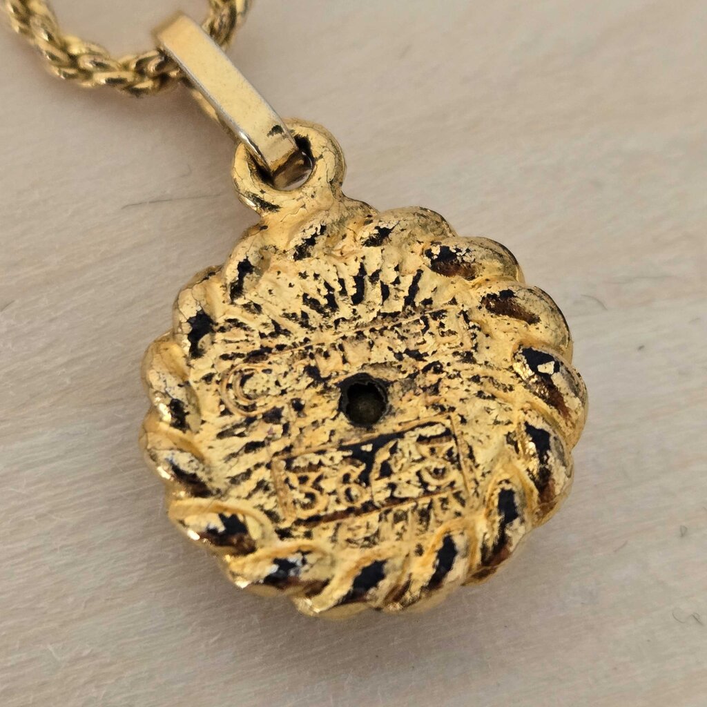 vintage CHANEL NECKLACE