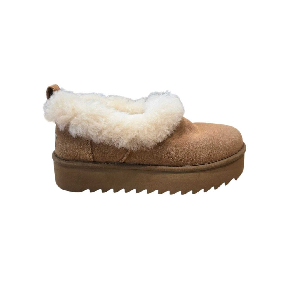 UGG NITA PLATFORM SZ 8