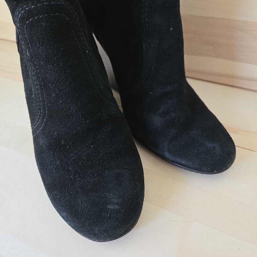 TORY BURCH SUEDE BOOTIE sz 7.5