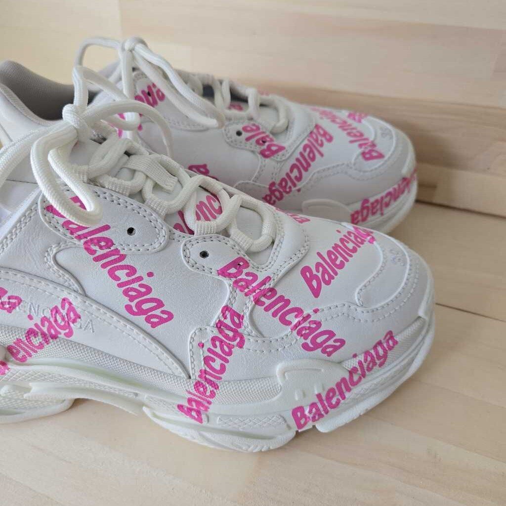 BALENCIAGA TRIPLE S SZ 39 = 8.5/9