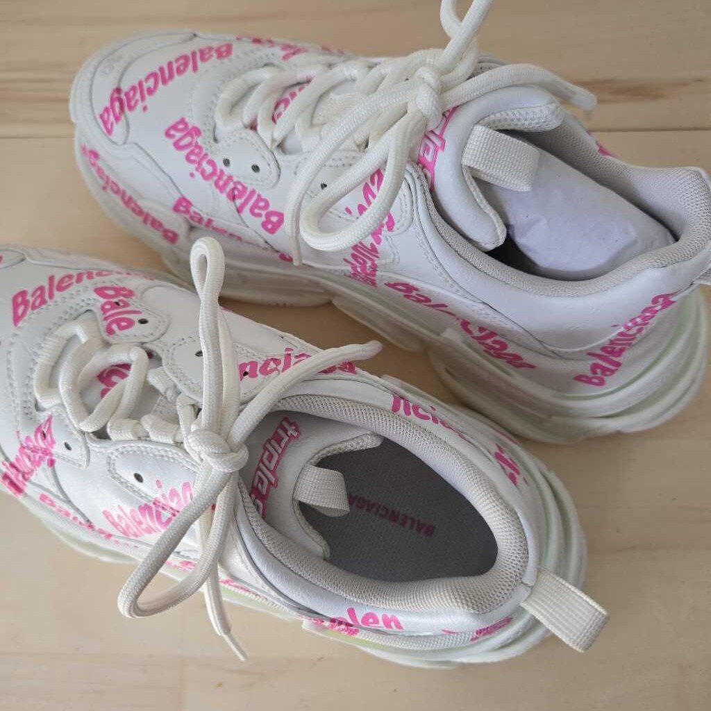 BALENCIAGA TRIPLE S SZ 39 = 8.5/9