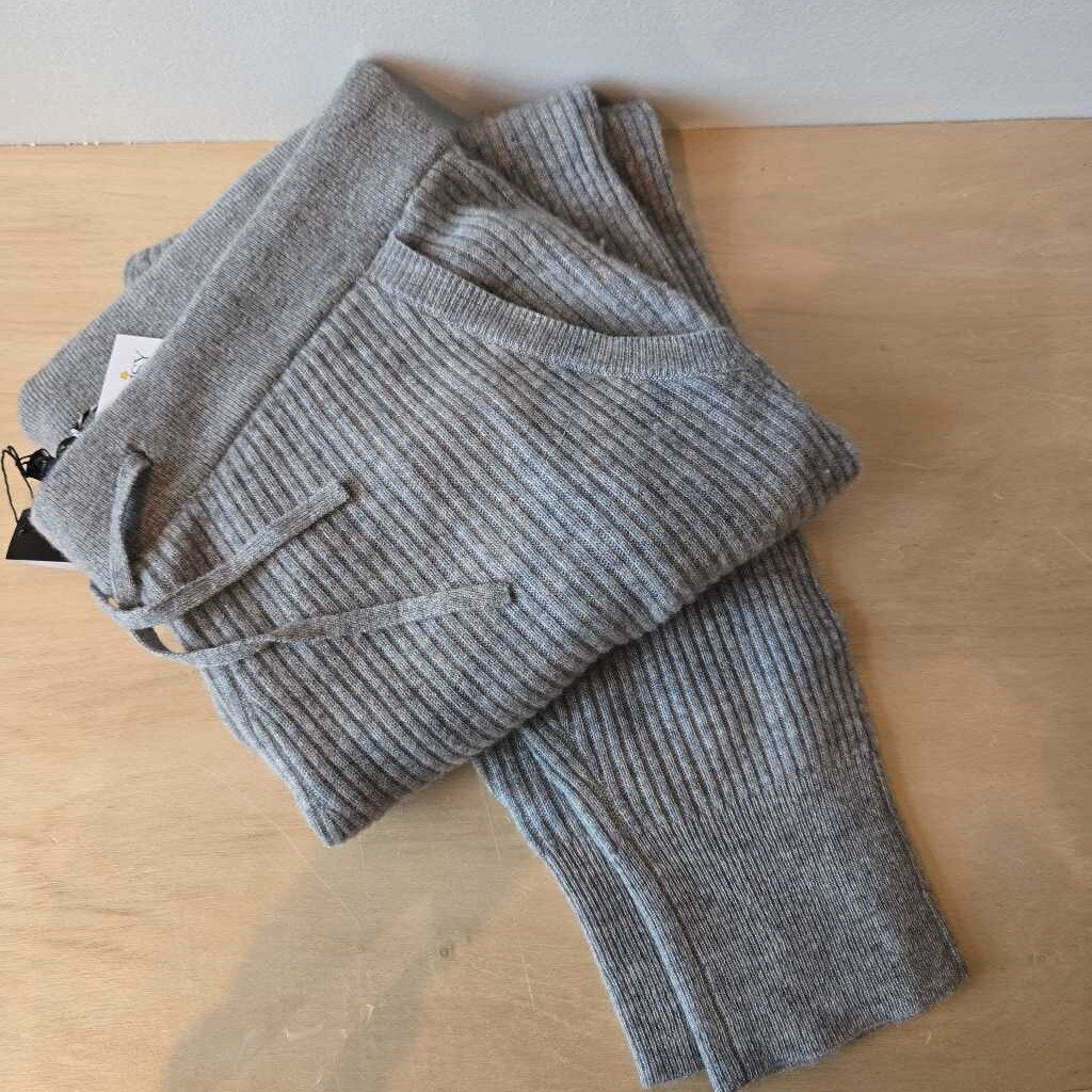 JAMES PERSE CASHMERE new 425.00 MED/LG