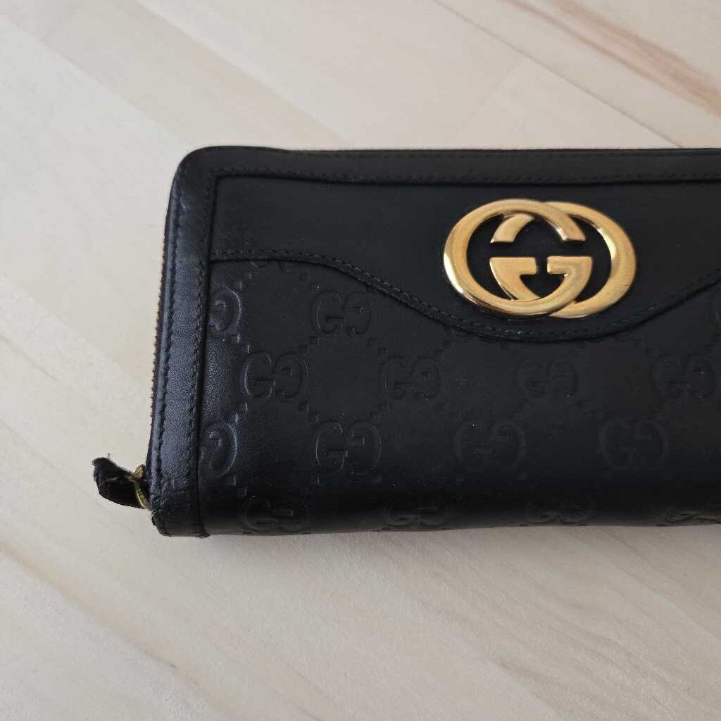 GUCCI GG ZIP WALLET